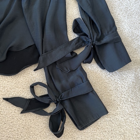 Super Cute Black Ellison Tab Collar Tie Cuff Shirt Size Medium - Picture 9 of 11